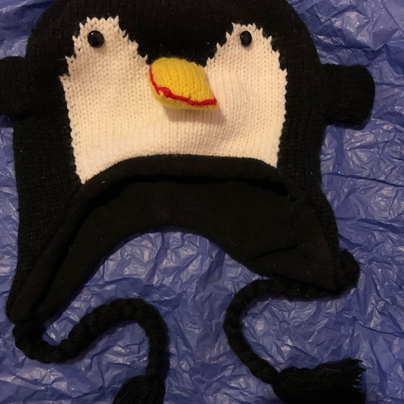 Knitted penguin hat 🐧 - Picture 2 of 5